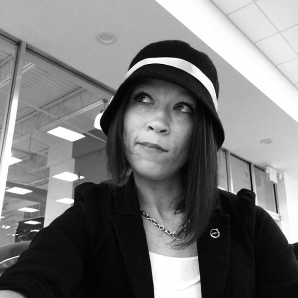 Meet your Posher, Heather - Picture 1 of 1